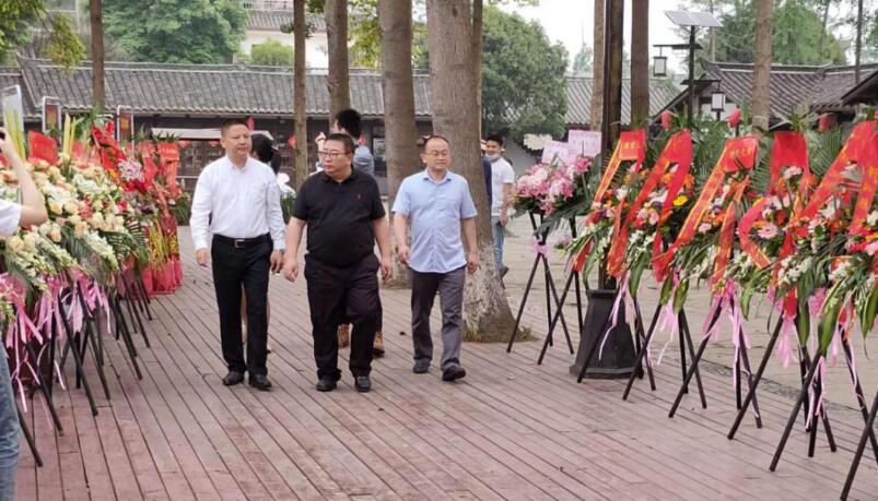 PT视讯集团领导出席战旗禧宴酒楼开业典礼