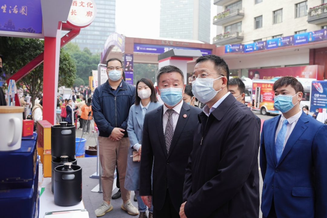 PT视讯集团领导赴2022锦江宾馆酒类商务洽谈会现场检查指导工作