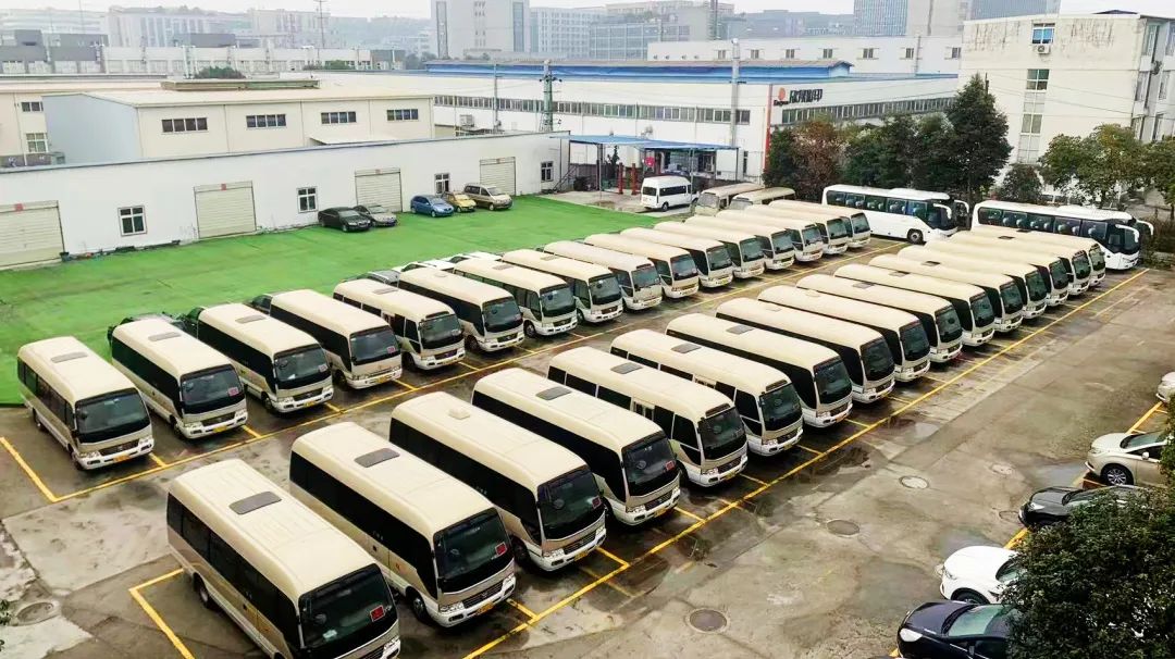 省PT视讯集团礼宾车队每天“体检” 全力保障大运会用车安全