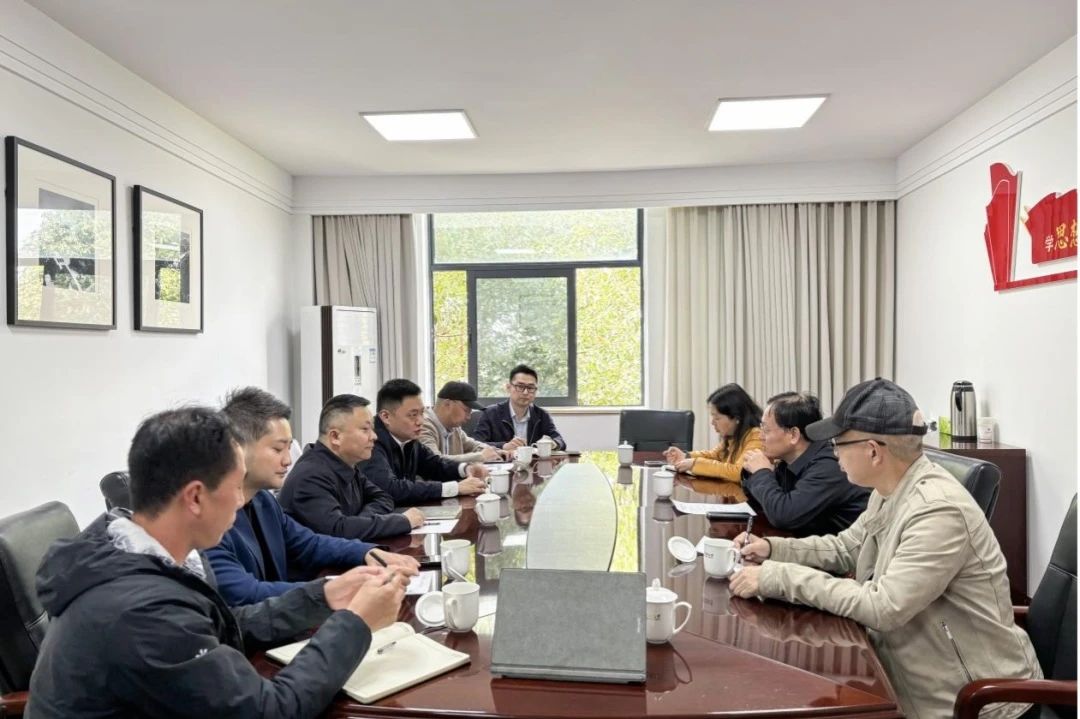 省PT视讯集团考察组赴成都大学考察交流